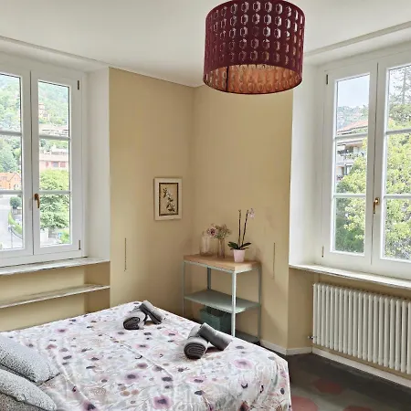 Free Parking - Elegant Two-bedroom With Balcony Apartment *