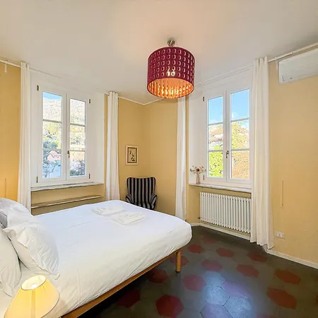 Free Parking - Elegant Two-bedroom With Balcony *