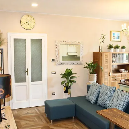 Apartman Free Parking - Elegant Two-bedroom With Balcony