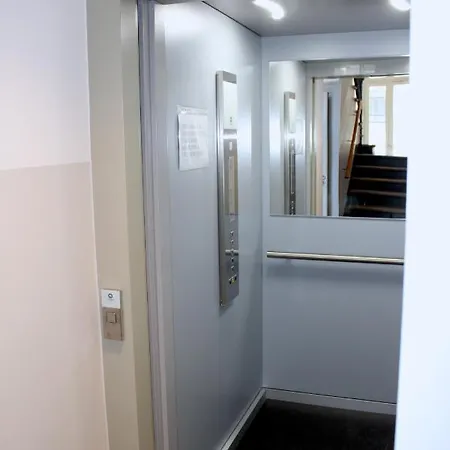 Apartman Free Parking - Elegant Two-bedroom With Balcony