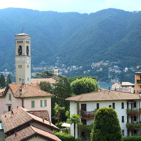 Free Parking - Elegant Two-bedroom With Balcony