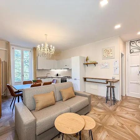 Free Parking - Elegant Two-bedroom With Balcony Apartman Cernobbio