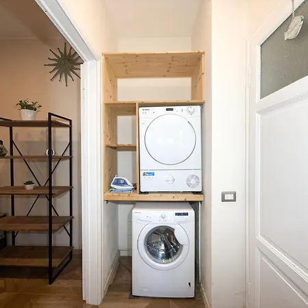 Free Parking - Elegant Two-bedroom With Balcony Lägenhet Cernobbio