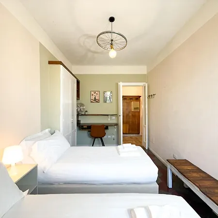 Lejlighed Free Parking - Elegant Two-bedroom With Balcony *