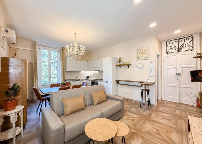 Free Parking - Elegant Two-bedroom With Balcony Appartamento Cernobbio