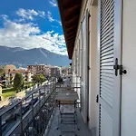 Free Parking - Elegant Two-bedroom With Balcony Appartamento